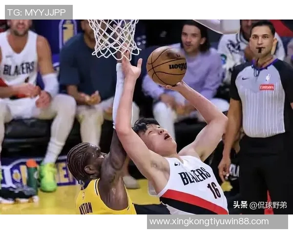 哈利伯顿称赞杨瀚森传球能力强调他能迅速适应NBA比赛节奏